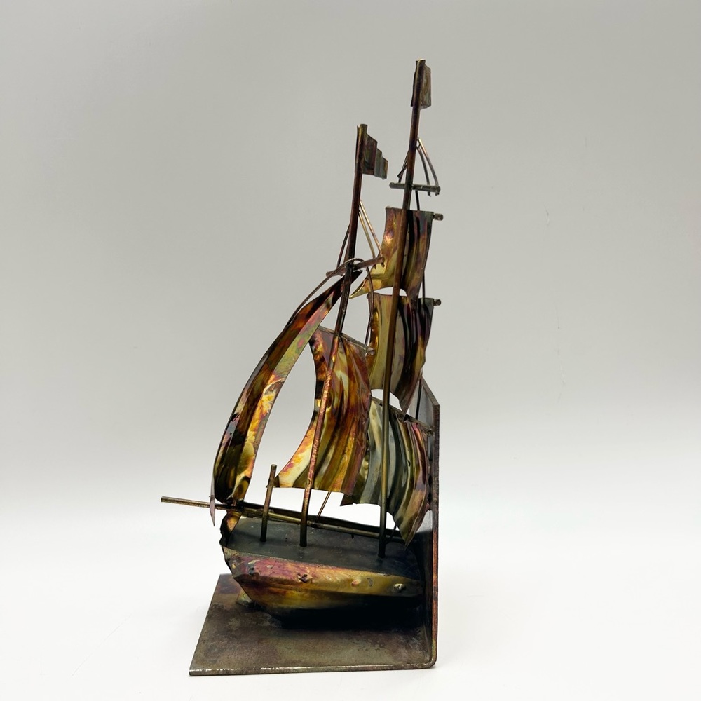 Metal Clipper Boat Decor.